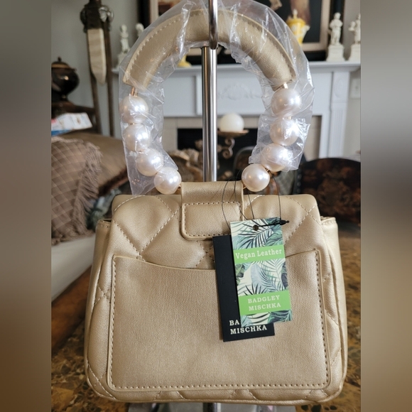 Badgley MISCHKA Elegant Gold Quilted Handbag W/PEARL HANDLE - Picture 2 of 11